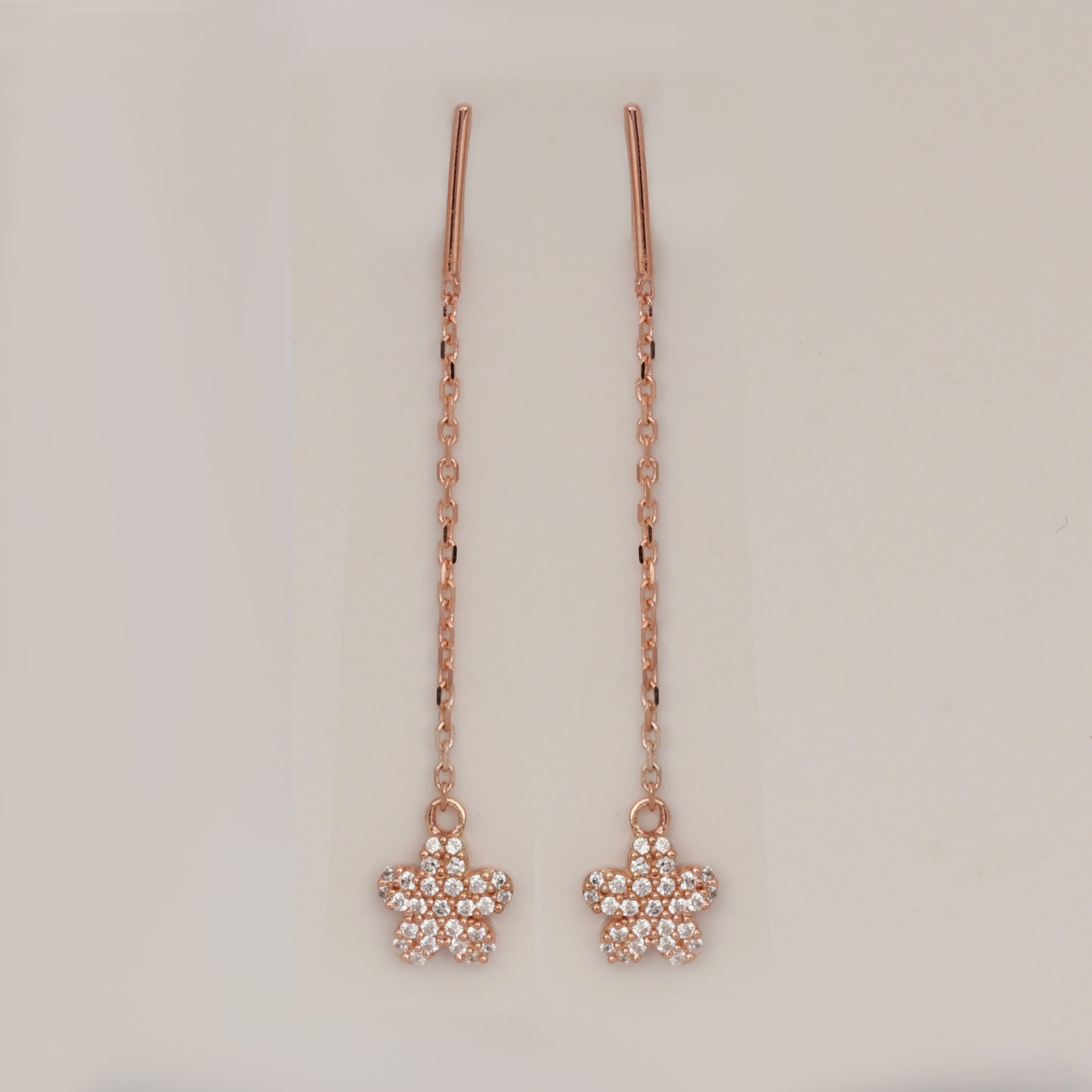 MINI MIVRAA Sui Daga Star Earrings