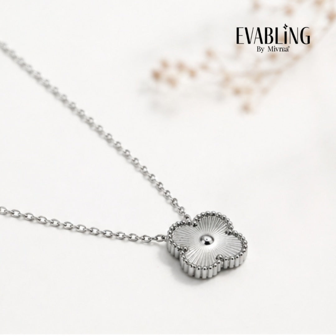 EVABLiNG by Mivraa - 4 Petal Clover Necklace