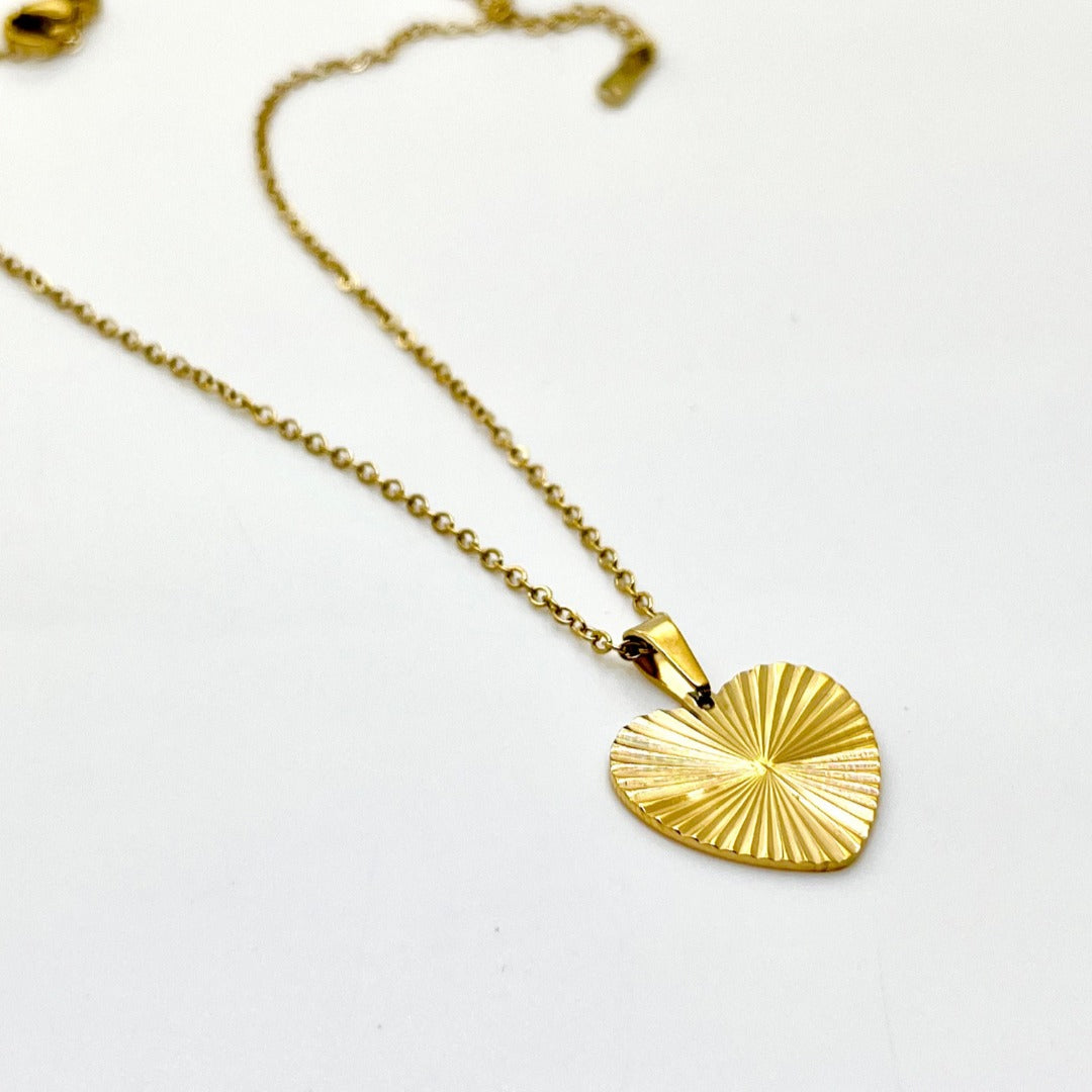 EVABLiNG by Mivraa - Sun Burst Heart Necklace