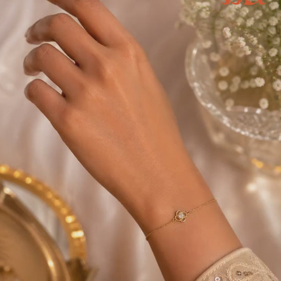 Gold diamond bracelet in 9KT gold video showing Gia bracelet sparkle and design