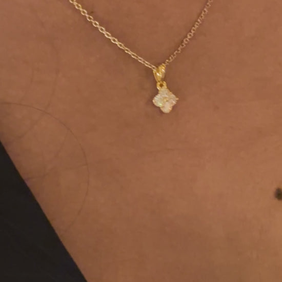 riri-lab-grown-diamond-pendant-video