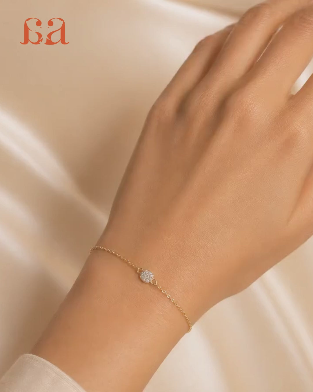 Diamond bracelet for women in 9KT gold video showing design and sparkle